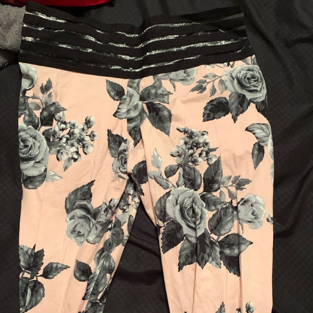 Authentic Cute booty lounge leggings